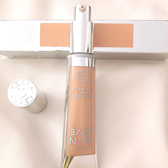 NIB NWT Becca Skin Love Weighless Blur Foundation Infused w/Glow Nectar - Picture 3 of 8